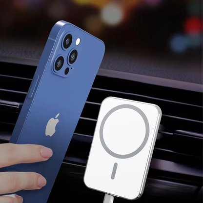 車のエアコンに取り付けて使える!マグネット式ワイヤレス充電器 MagSafe対応 iPhone 16/15/14/13/12