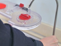 ステップ1：給水タンクに水を入れる